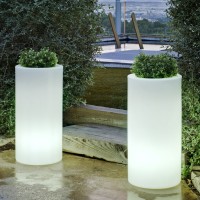 illuminazione-aree-esterne-led-batteria-8-ore.jpg